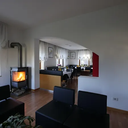 De March Фарра д'Альпаго