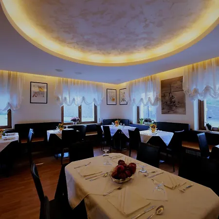 Otel De March Farra d'Alpago