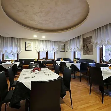 De March Hotell